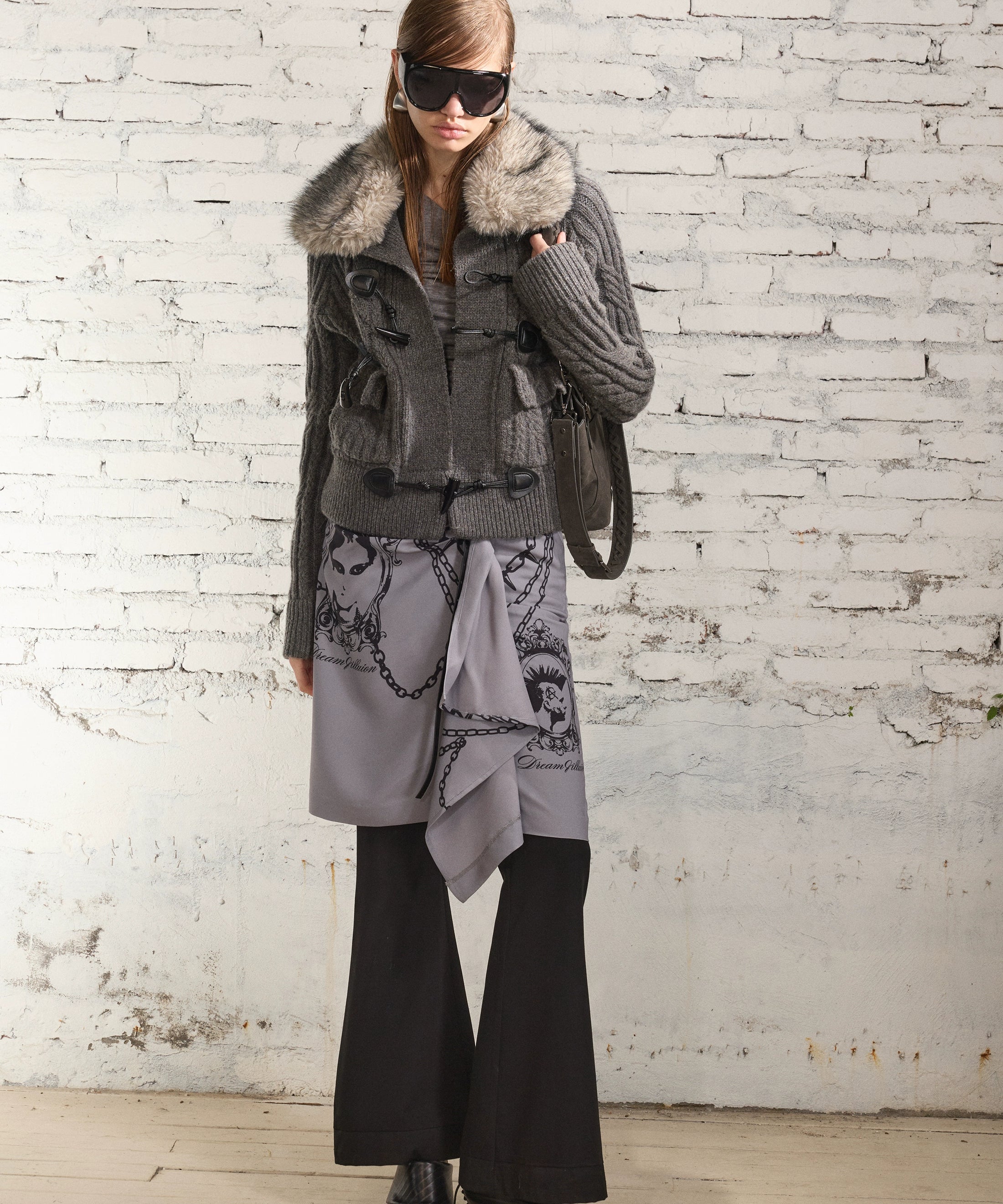 2th Desire100羊毛复古绞花毛衣针织开衫冬季翻领牛角扣毛毛外套