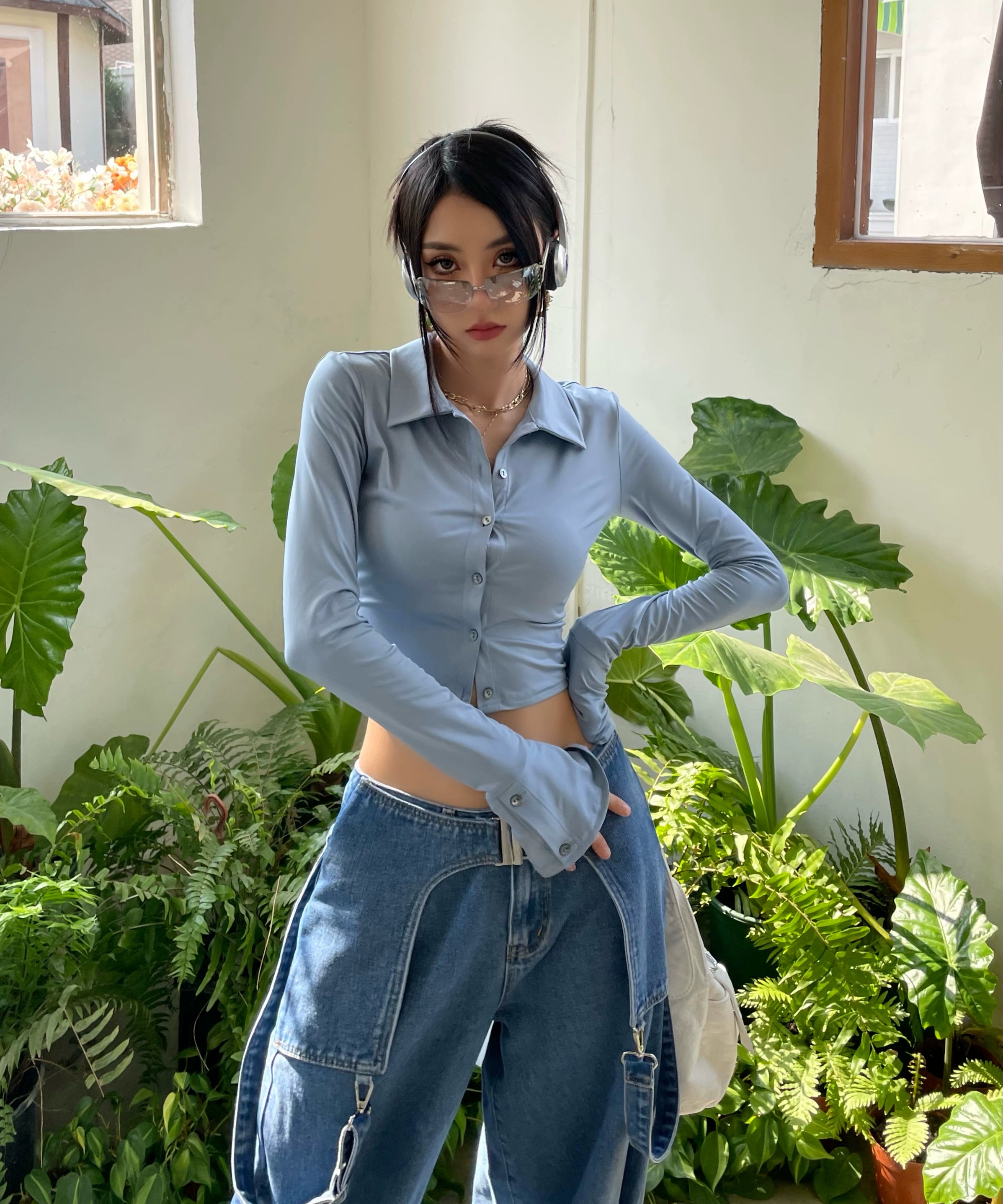 野生zero蓝色短款上衣女春夏甜辣妹小众修身显瘦翻领喇叭长袖衬衫