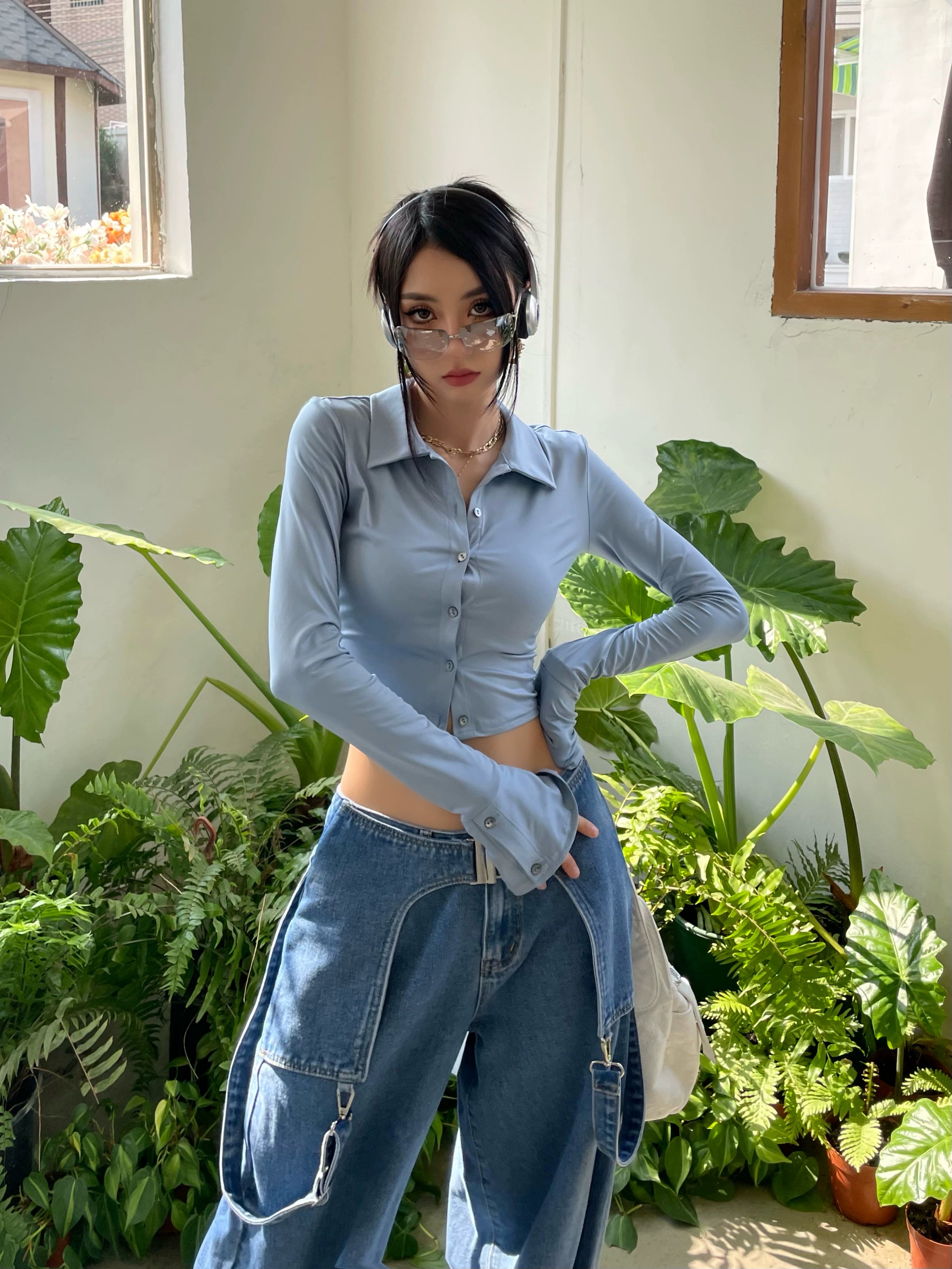 野生zero蓝色短款上衣女春夏甜辣妹小众修身显瘦翻领喇叭长袖衬衫