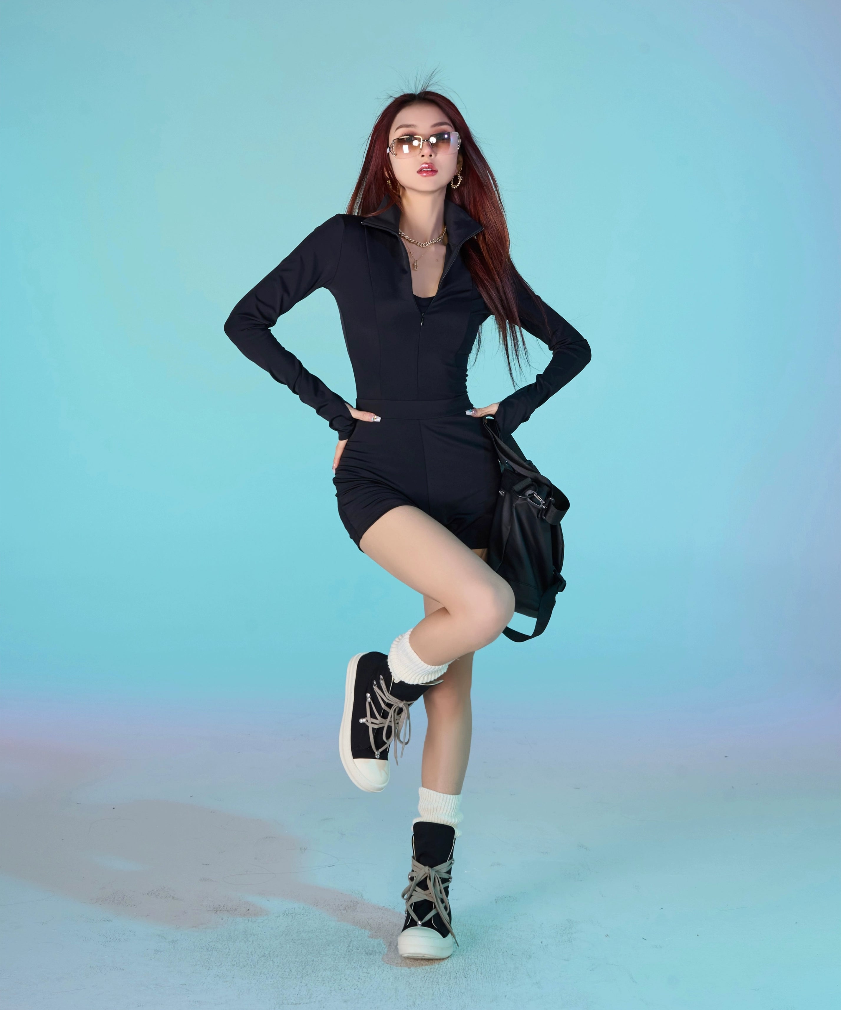 野生zero黑色连体短裤女春秋设计高级感辣妹修身显瘦高领长袖上衣