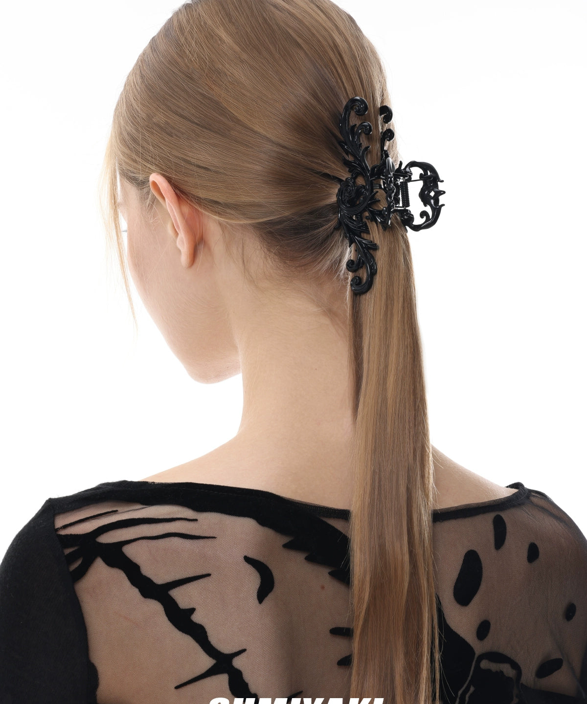 枪黑发饰！SUMIYAKI 法式复古立体雕花鲨鱼夹精致通勤百搭发饰