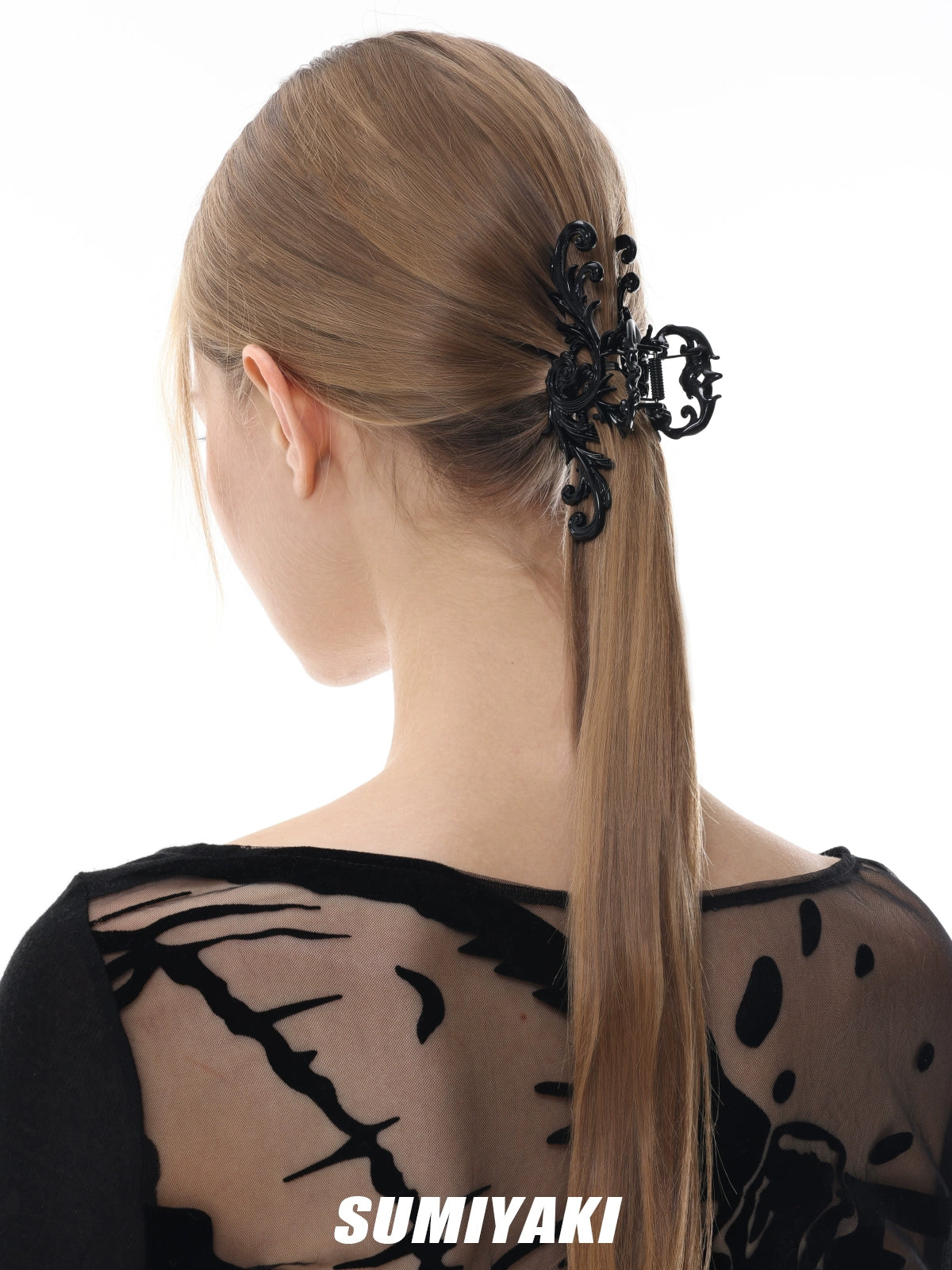 枪黑发饰！SUMIYAKI 法式复古立体雕花鲨鱼夹精致通勤百搭发饰