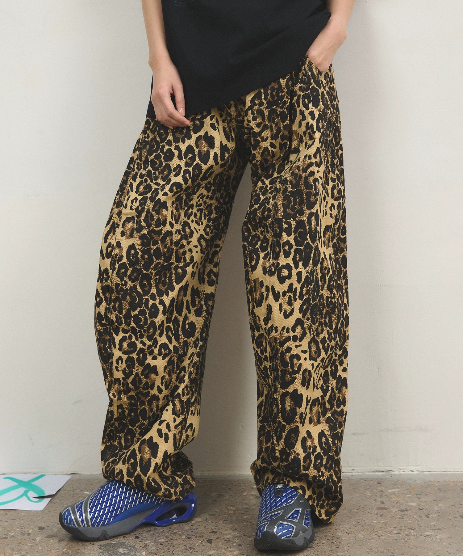 “钻爆了”| eeee星空丛林满钻豹纹工装裤设计感弯刀裤休闲长裤