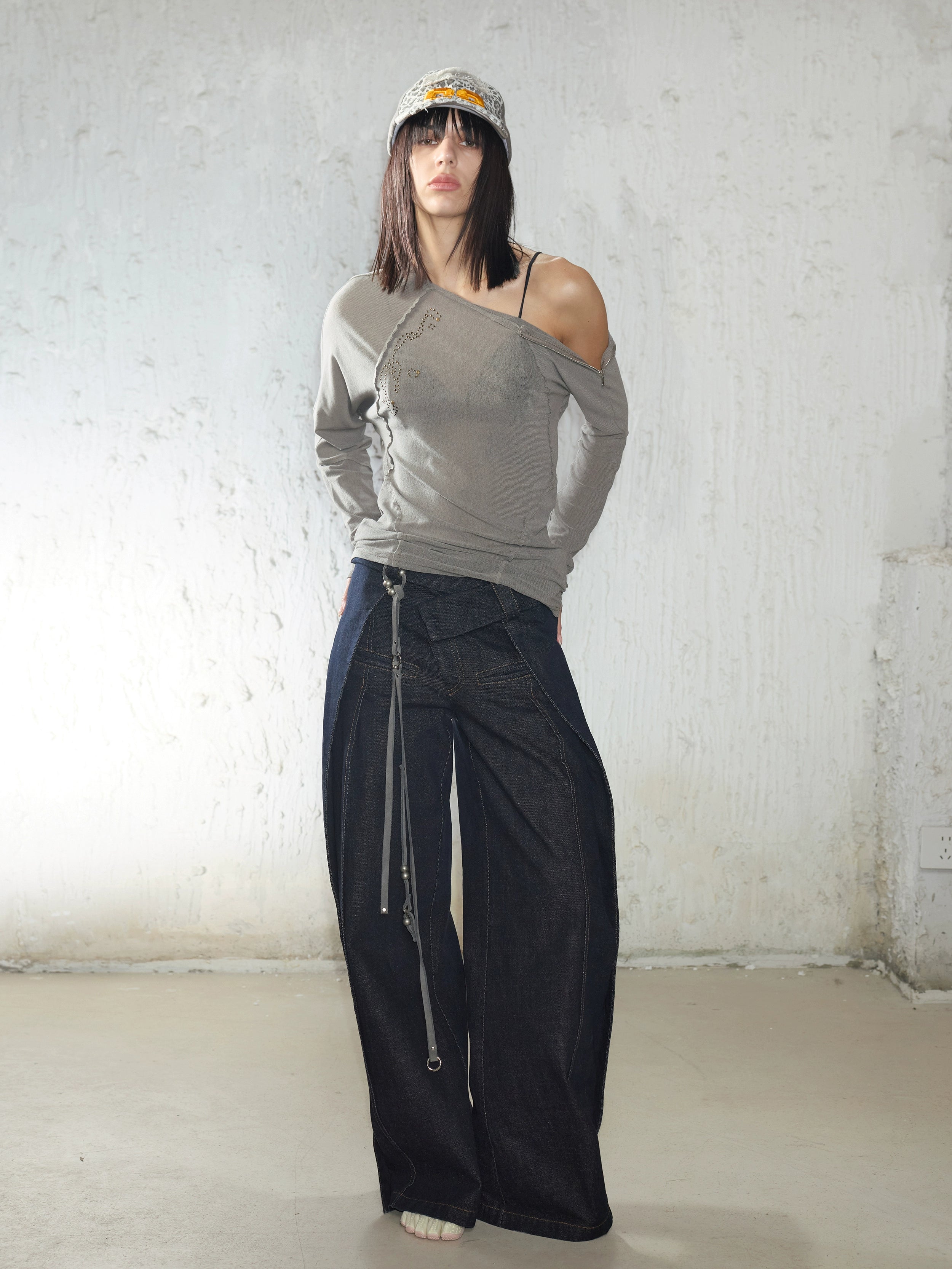 2th Desire重工手工烫钻不规则毛边露肩微透长袖针织打底衫上衣